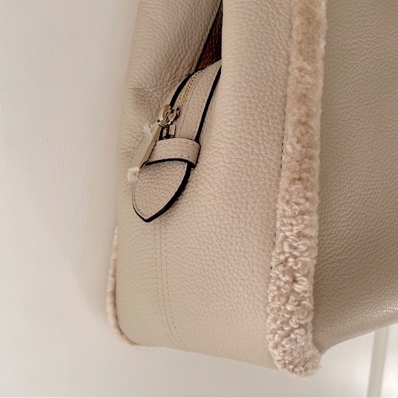 NEW kate spade Leila leather & sherpa triple compartment shoulder bag - Picture 4 of 11